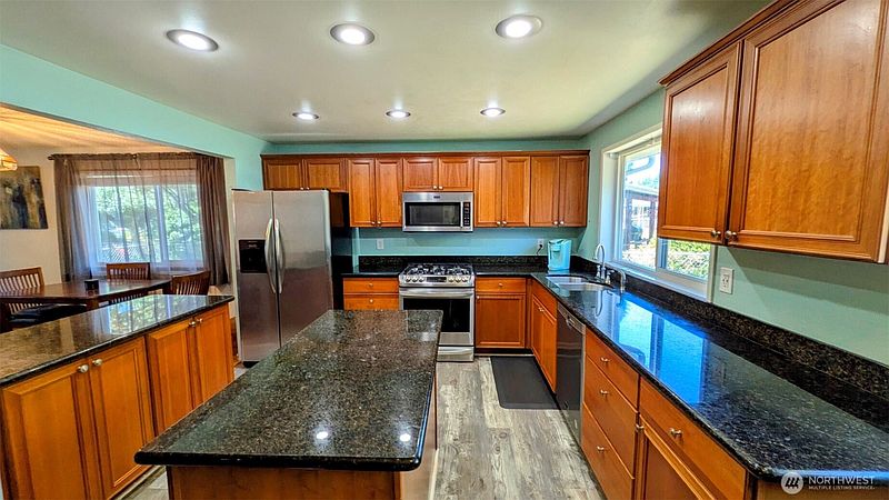 4th image of 14611 Meadows Court E