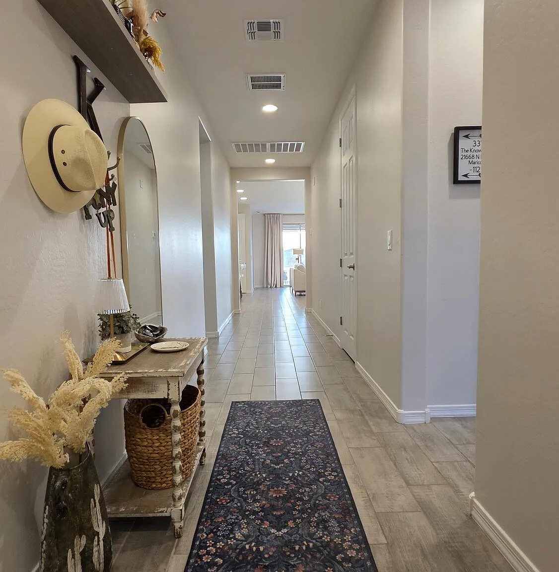 4 bed, 3.0 bath, 2071 sqft, $2,395 — Photo 4