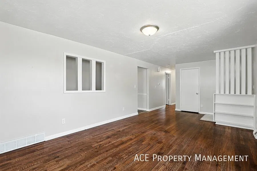 3 bed, 2050 sqft, $1,845 — Photo 4
