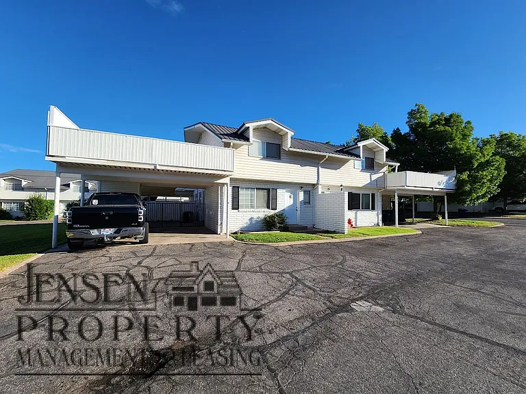 781 N Valley View Dr #1 — Photo 2