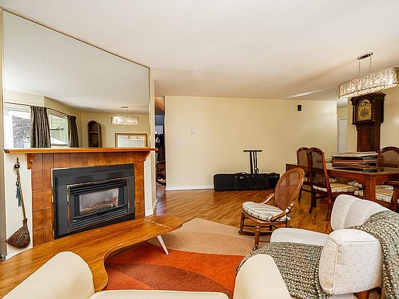 2nd image of 9914 148th St #34
