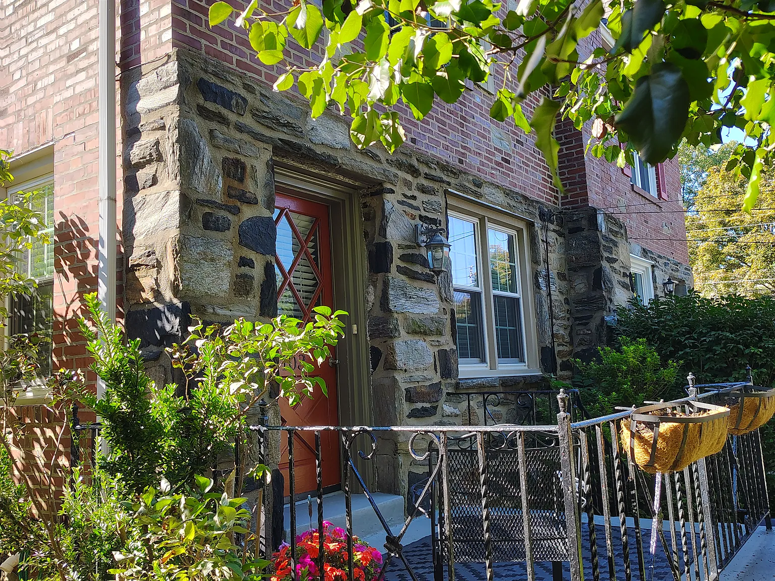 3 bed, 1800 sqft, $2,990 — Photo 2