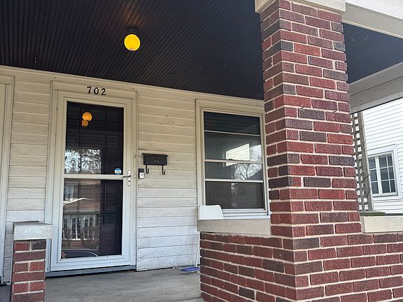 2nd image of 702 W Fayette Ave