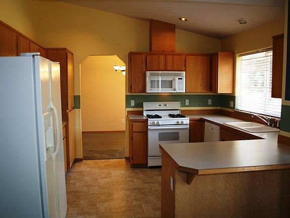 2nd image of 19805 87th Ave E