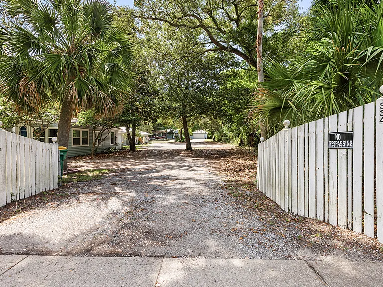 334 Calhoun Ave — Photo 63