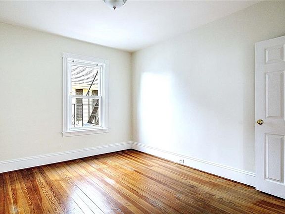 4th image of 139 Hunts Ave Unit 1