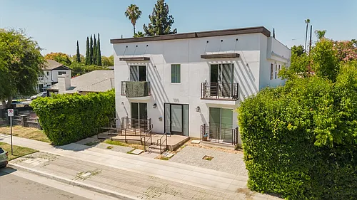 13551 Burbank Blvd #1 Photo 1