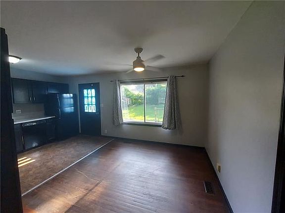 4th image of 1316 N Viking Dr