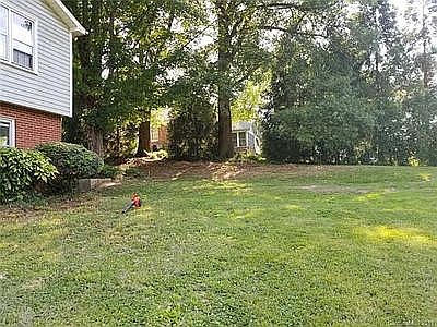 3rd image of 201 Abingdon Cir