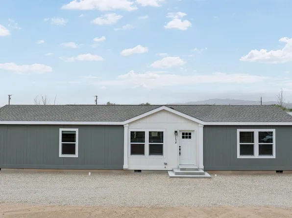 3655 Cypress St, Silver Springs, NV 89429