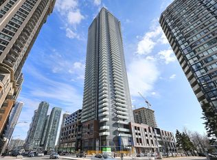 430 Square One Dr #812, Mississauga, ON L5B 0E2