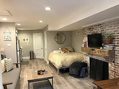 Building Photo - 162 Duddington Pl SE #BASEMENT STUDIO