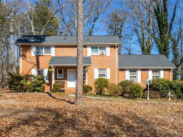 909 Rock Oak Ln, Lawrenceville, GA 30046