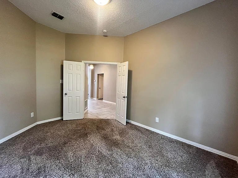 5605 Belle Chasse Ln — Photo 25
