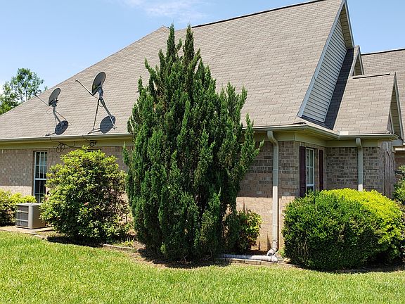 2nd image of 154 Cherry Bark Ln