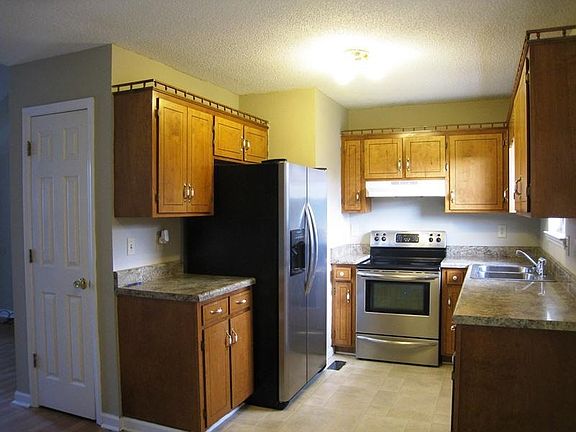 2nd image of 772 Crab Apple Ln SE