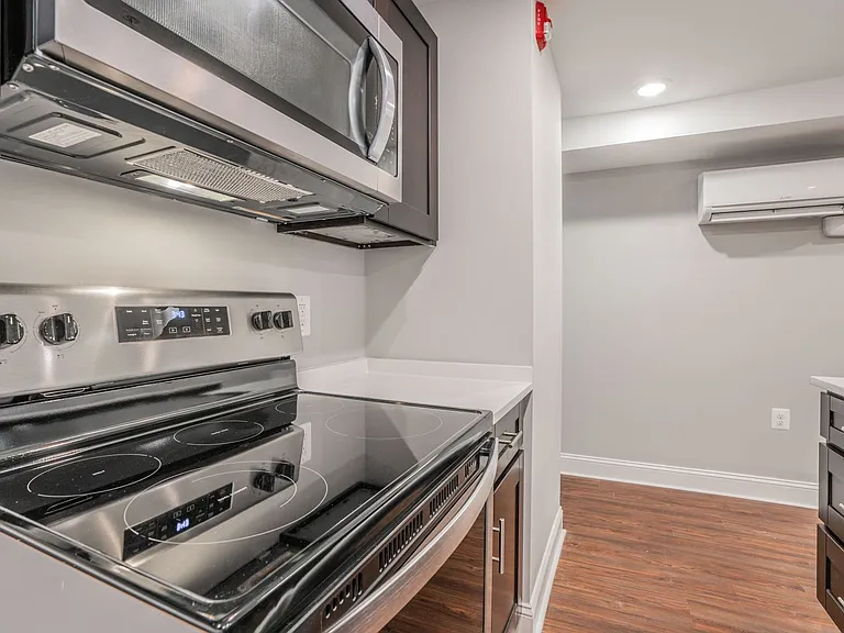 310 E Lanvale St — Photo 15