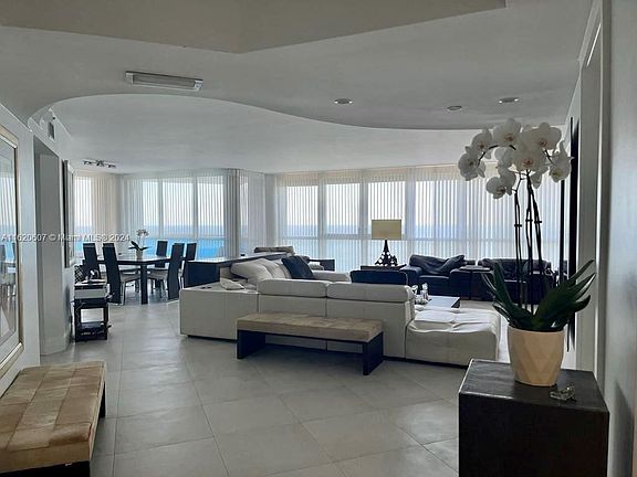 3rd image of 16485 Collins Ave APT 2136