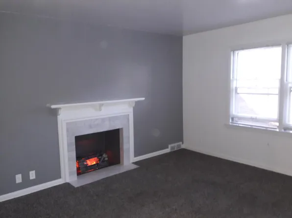 437 W Cambourne St, Ferndale, MI 48220