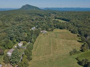 2 Mountain Rd, Holyoke, MA 01040