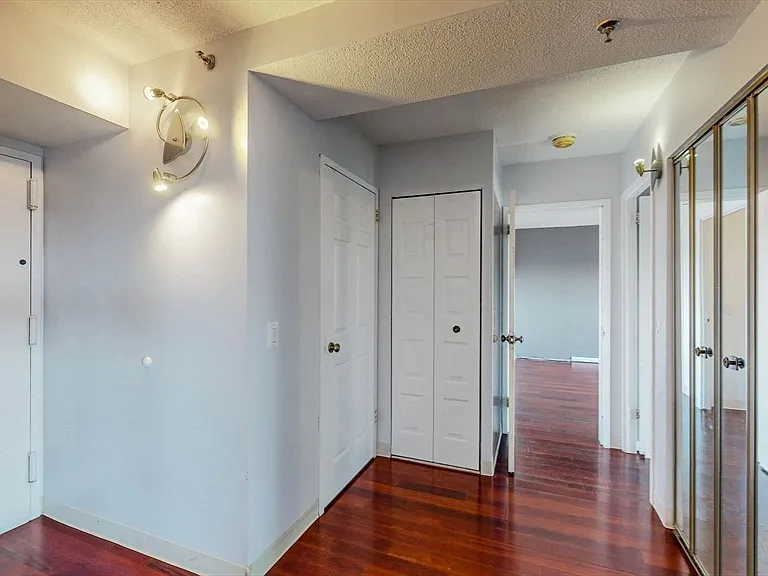 250 Hammond Pond Pkwy #1203N — Photo 16