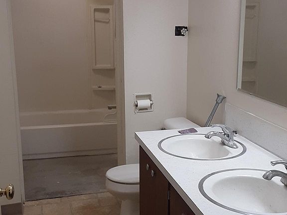 4th image of 1112 SE Cotter Pl Unit B