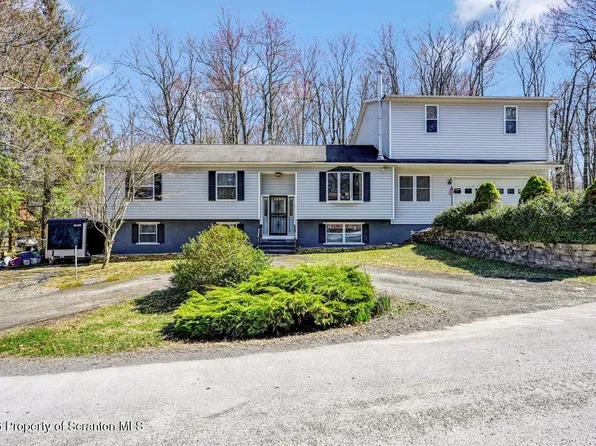 9105 Belvedere Rd, Tobyhanna, PA 18466