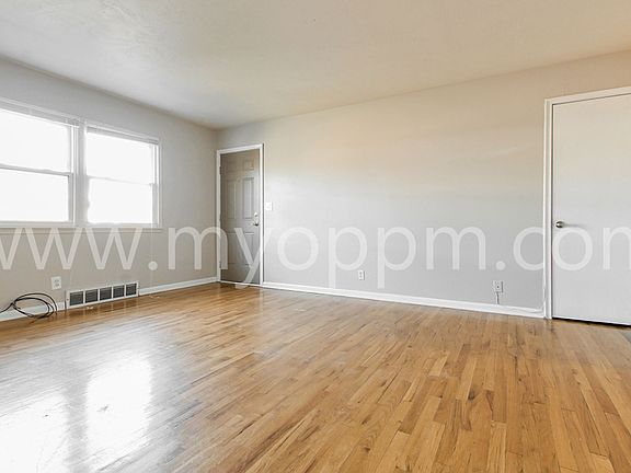 2nd image of 810 N 46th St #810/09