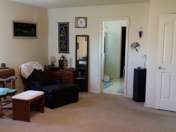 Master bedroom to Master Bathroom