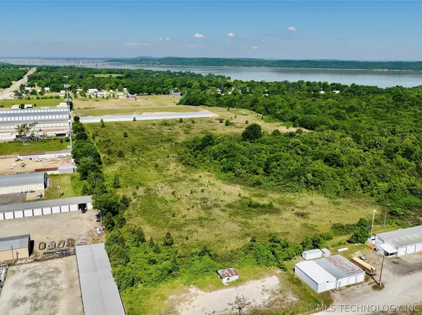 2 S 4213th Rd, Eufaula, OK 74432