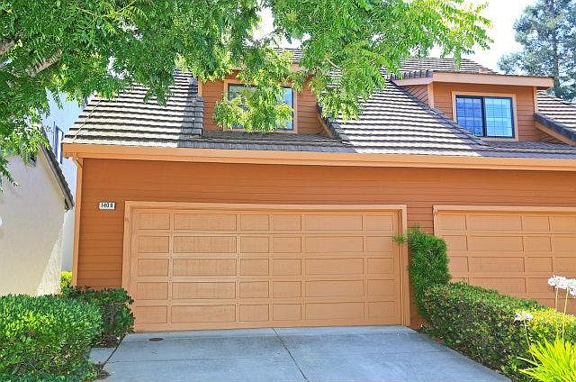 Attached Garage