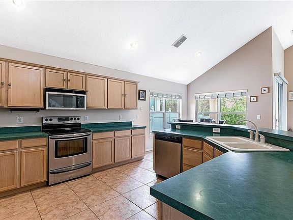 5th image of 1044 Lake Biscayne Way