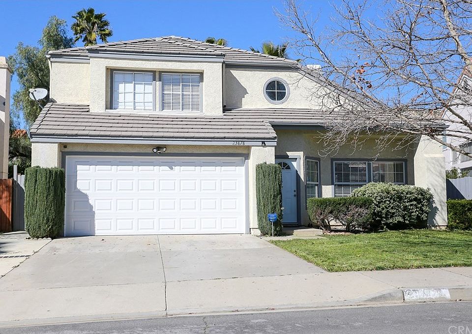 1st image of 23878 Lone Pine Dr