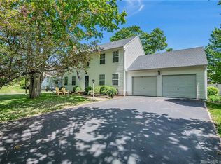 11 Strickland St, Portland, CT 06480