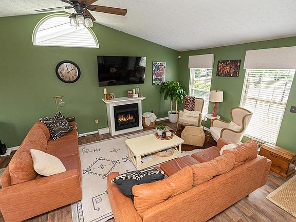 3rd image of 4192 Portobello Dr