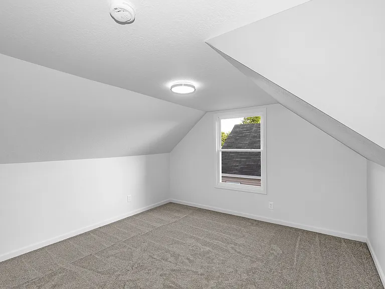 2635 Ellis Ave NE — Photo 14