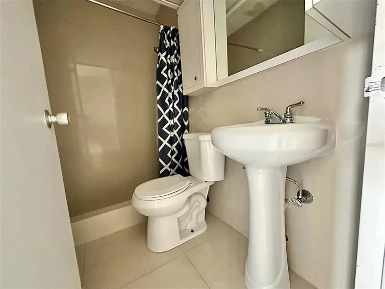 1802 Alcazar #404 — Photo 20