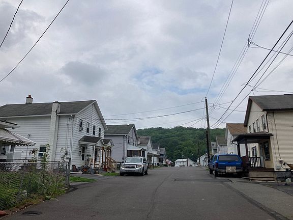 4th image of 235 Honey Pot St