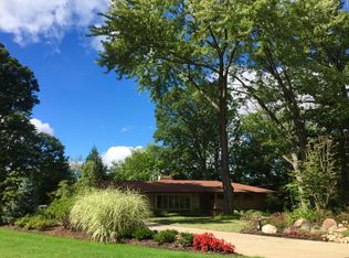 7249 Shadowbrook Dr, Kirtland, OH 44094