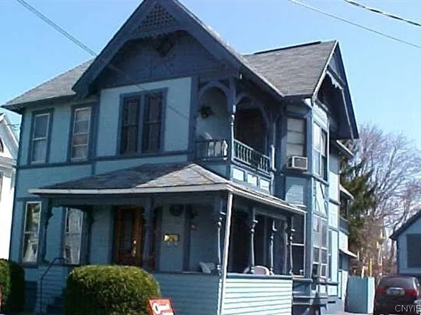 27 Charles St, Cortland, NY 13045