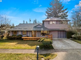 16612 SE Taylor St, Portland, OR 97233