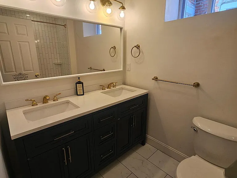 150 E Pleasant St — Photo 17