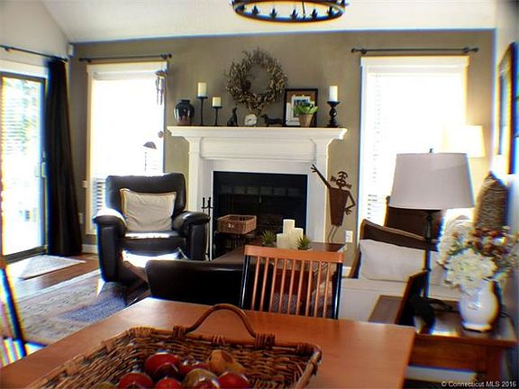 Soothing colors, working fi...