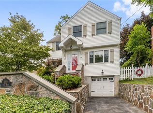 910 Post Rd, Scarsdale, NY 10583