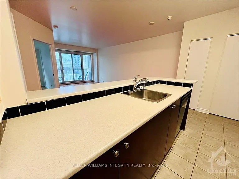 200 Rideau St #607 — Photo 12
