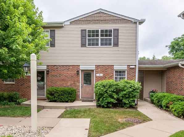 525 W Washington Ave APT 9, Lake Bluff, IL 60044