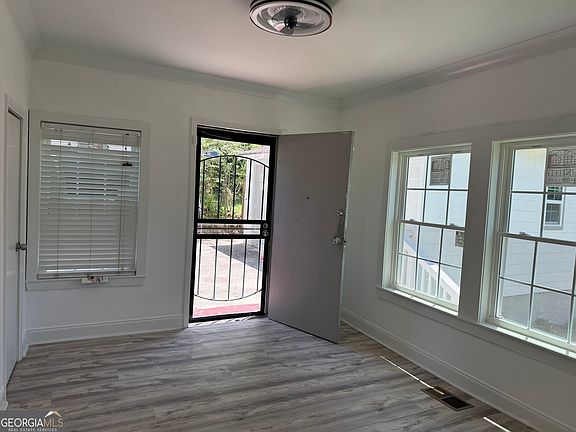 5th image of 3838 Collier Dr NW