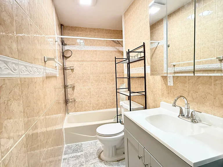 1004 Girard St NW — Photo 19