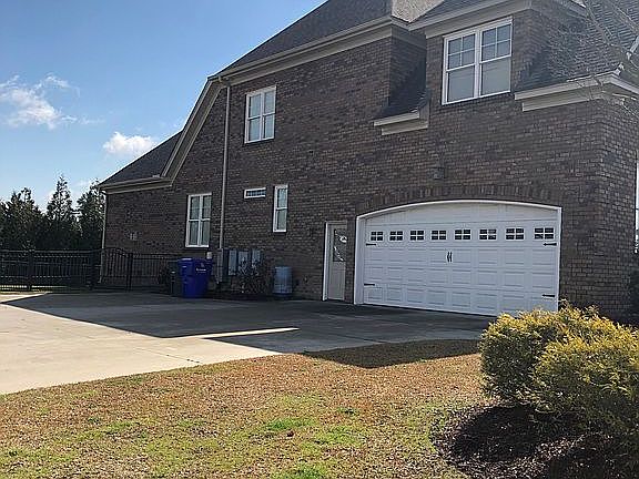 2nd image of 801 Wickham Dr
