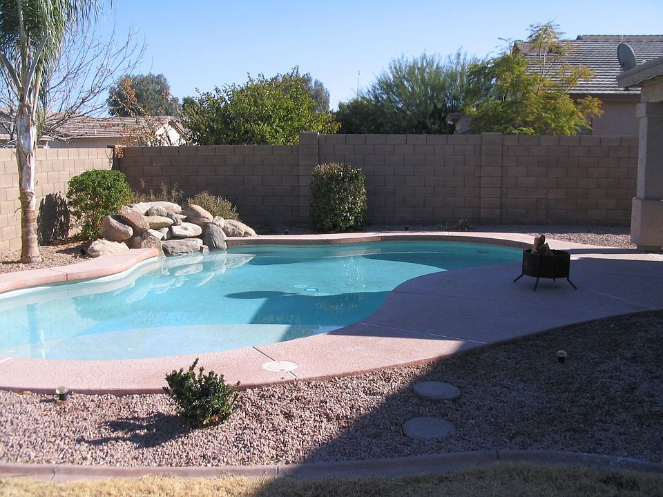 2nd image of 1464 W Crane Dr